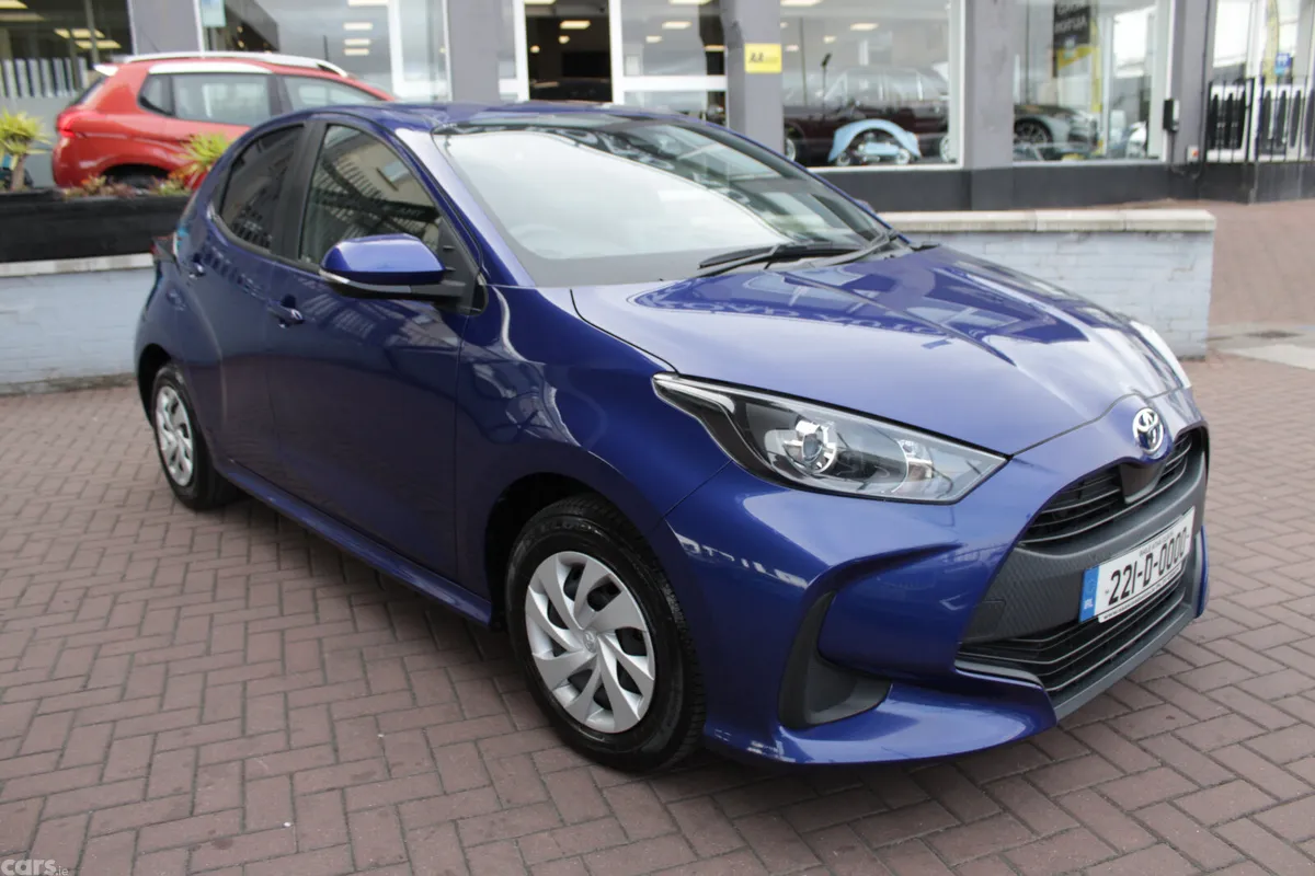 Toyota Yaris Hatchback, Petrol, 2022, Blue