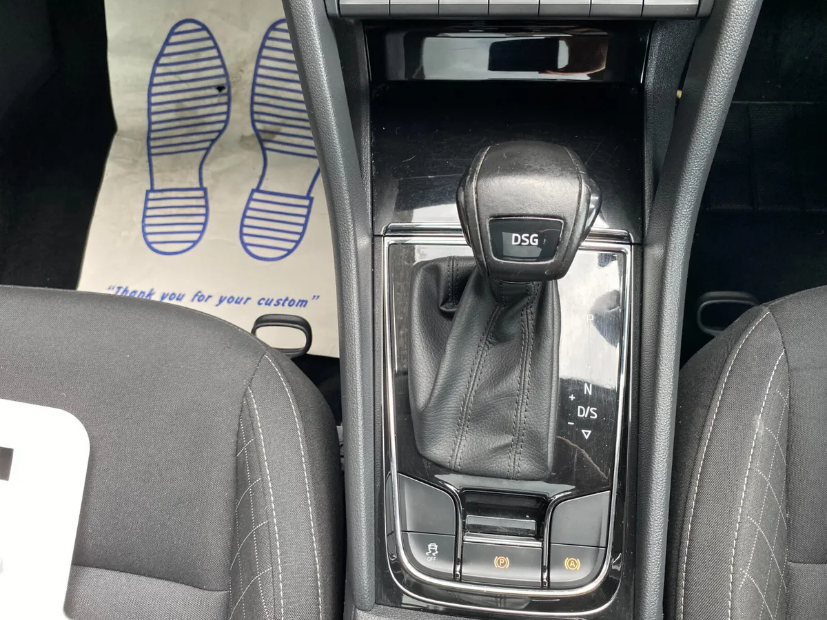 Skoda Karoq SUV, Petrol, 2021, Grey