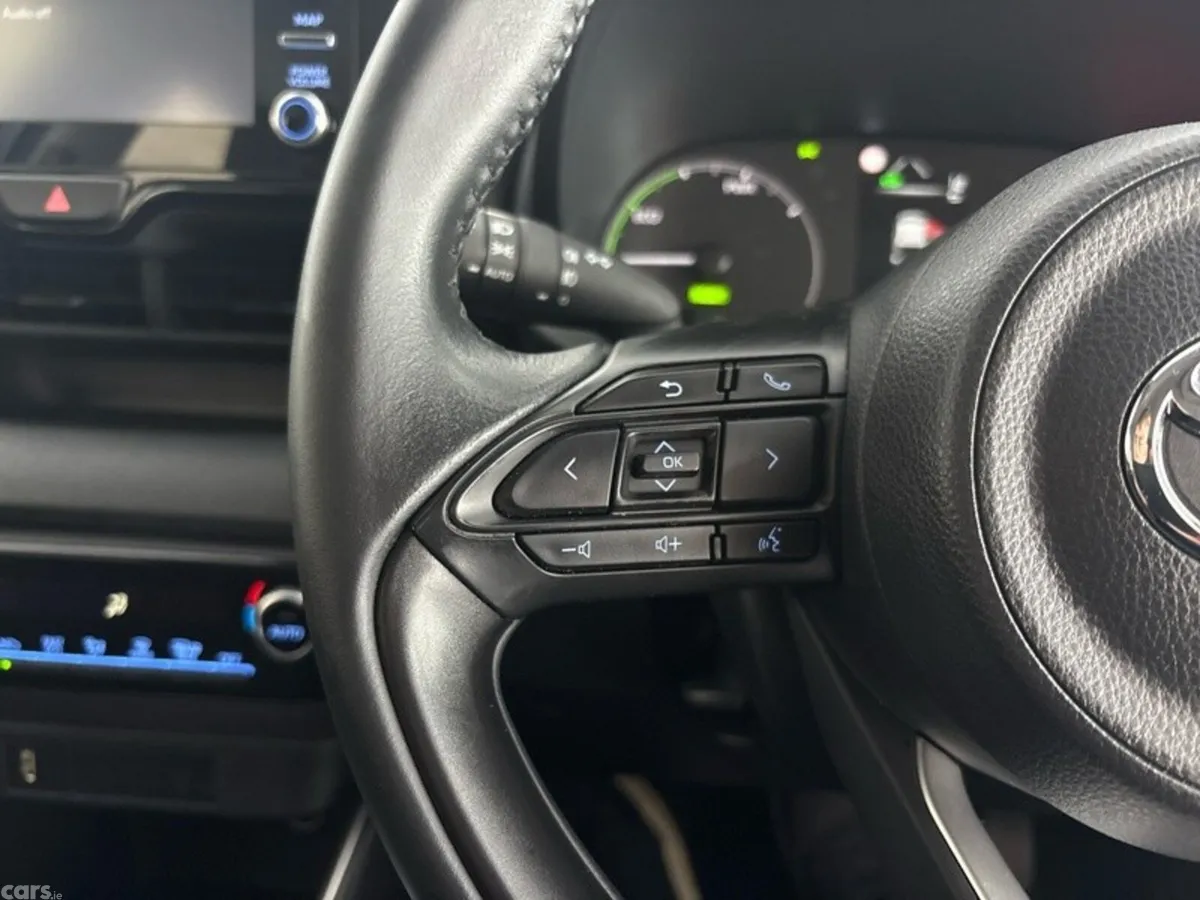 Toyota Yaris Hatchback, Petrol Hybrid, 2023, Grey