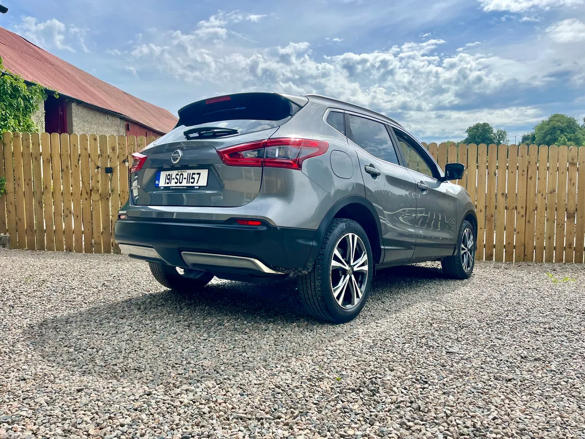 Nissan Qashqai Hatchback, Diesel, 2019, Grey