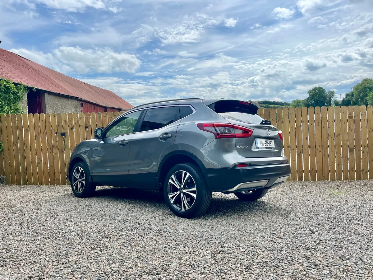Nissan Qashqai Hatchback, Diesel, 2019, Grey
