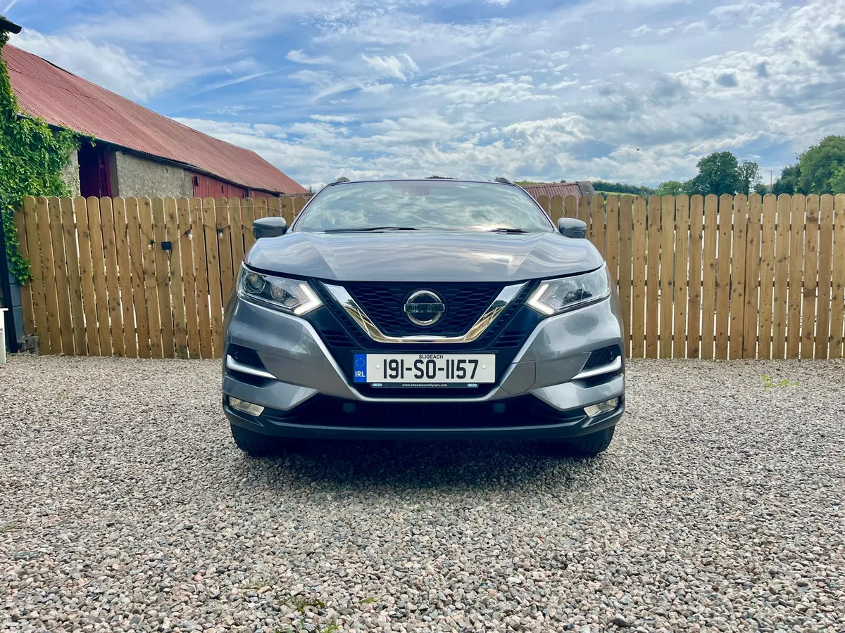 Nissan Qashqai Hatchback, Diesel, 2019, Grey