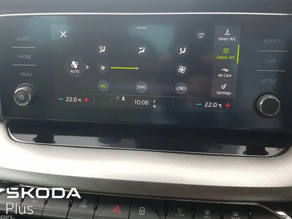 Skoda Octavia Saloon, Petrol, 2024, Blue
