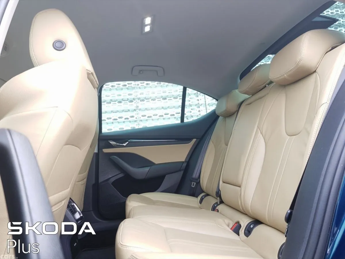 Skoda Octavia Saloon, Petrol, 2024, Blue