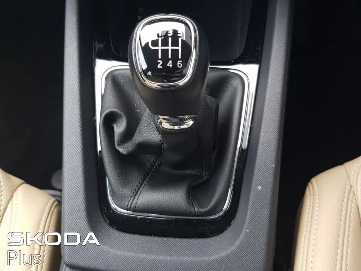 Skoda Octavia Saloon, Petrol, 2024, Blue