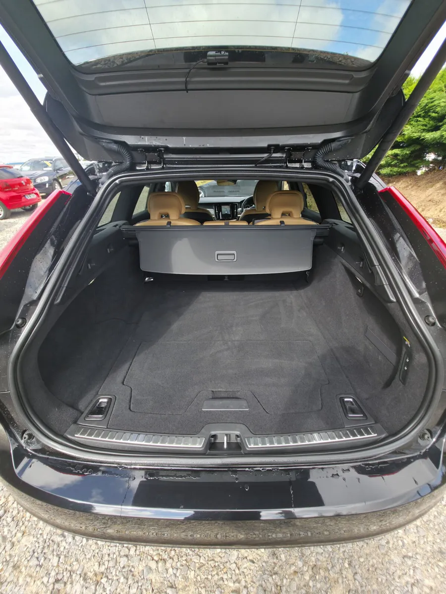 Volvo V90 Estate, Diesel, 2020, Black