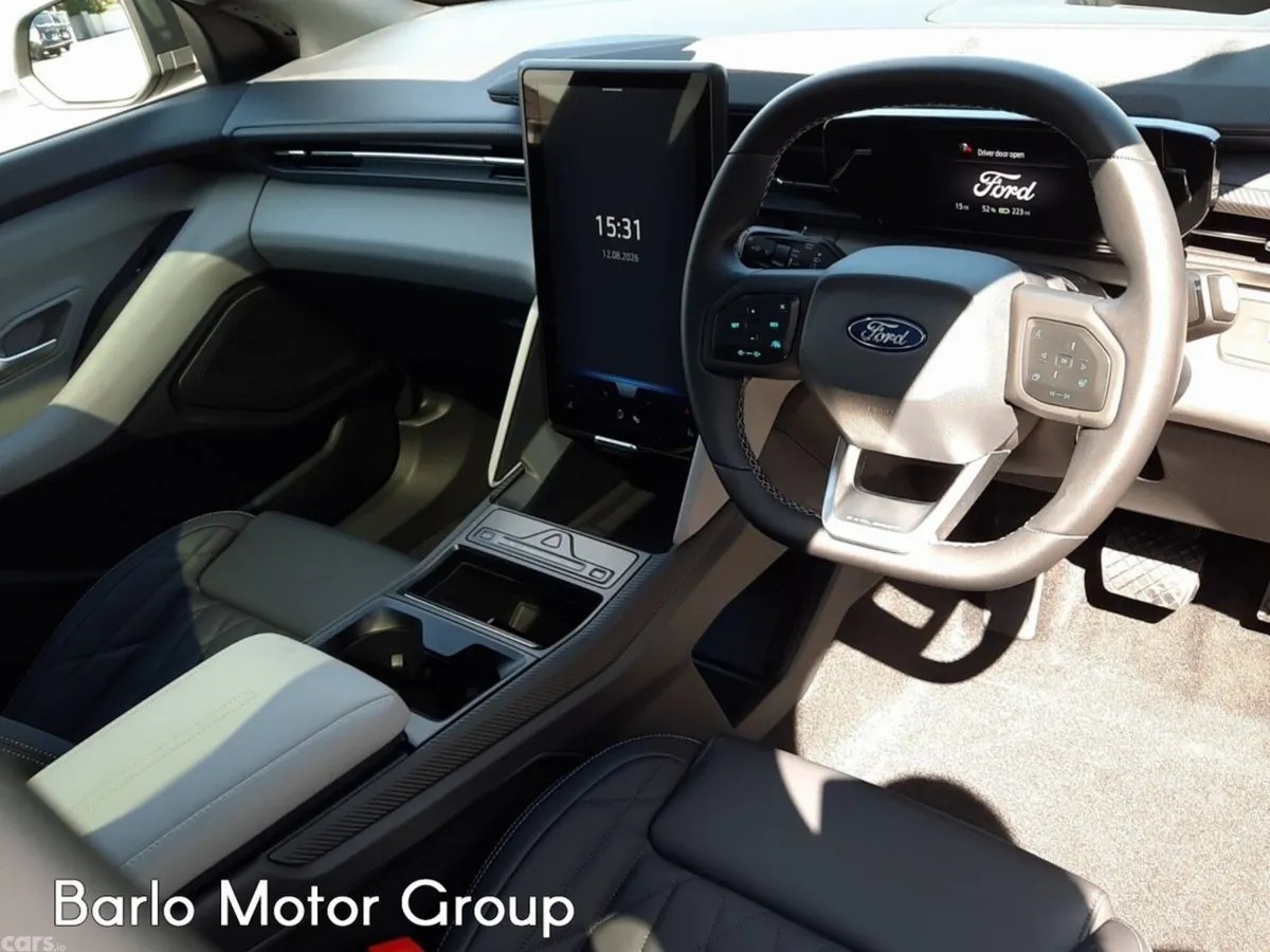 Ford Explorer MPV, Electric, 2026, Grey