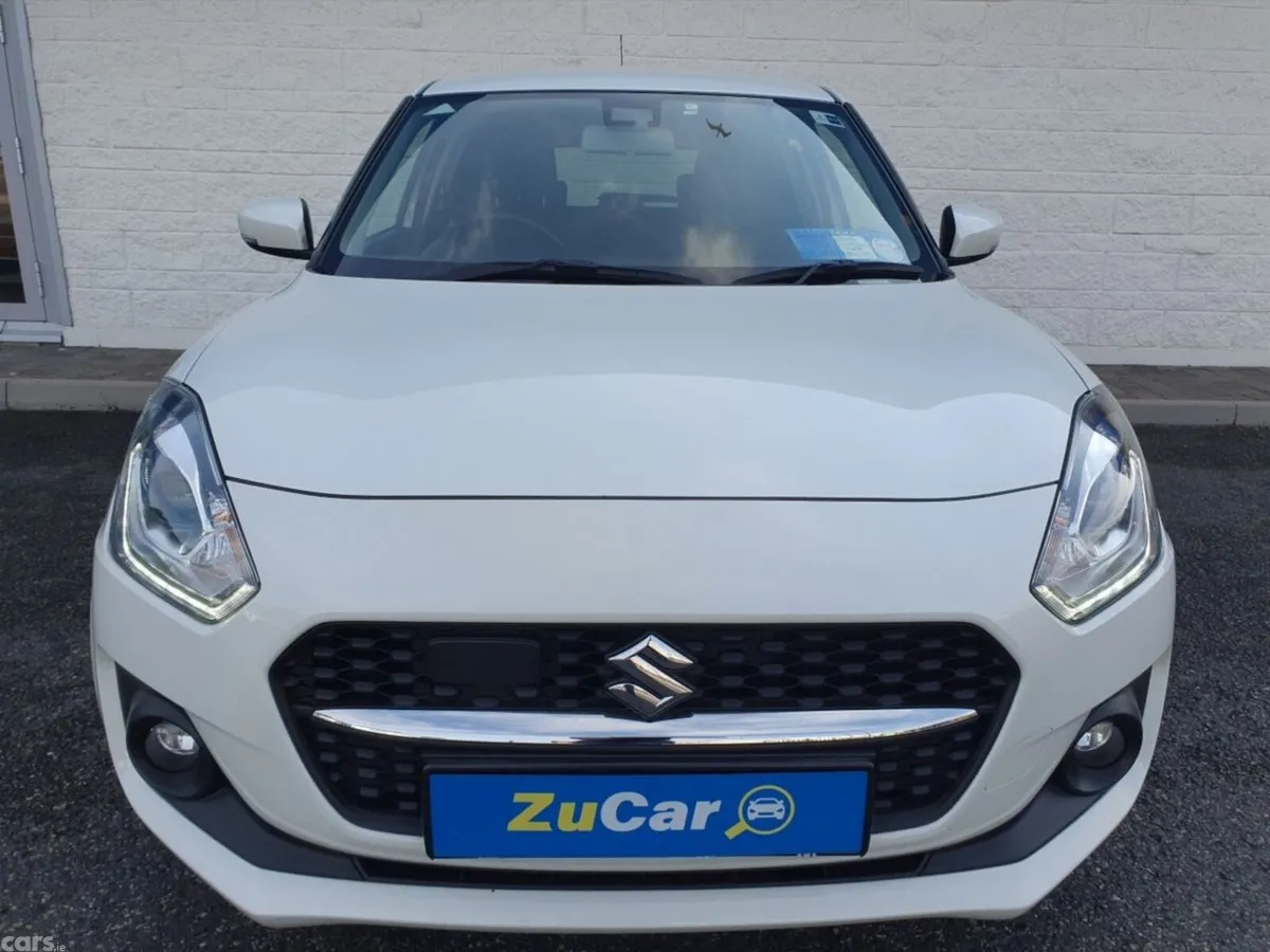 Suzuki Swift Hatchback, Petrol, 2022, White