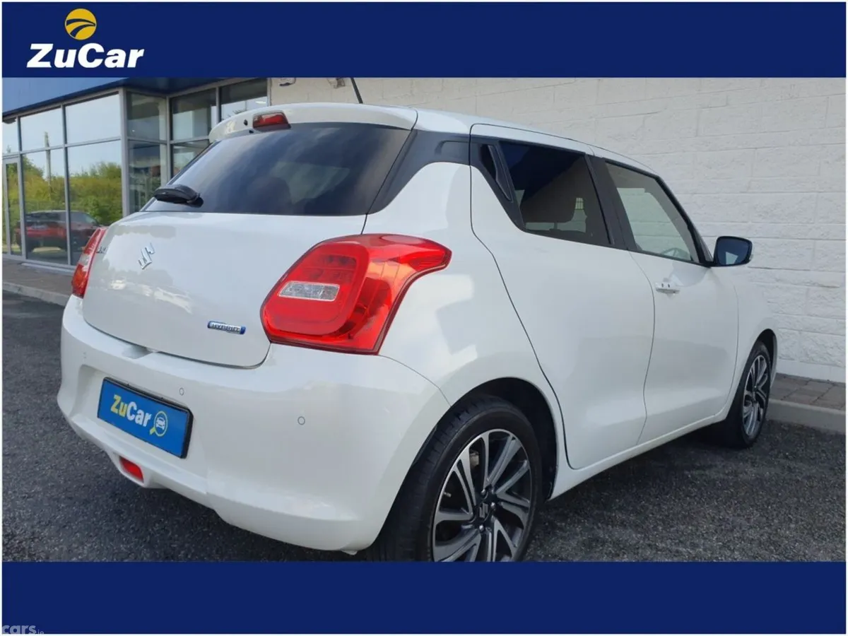 Suzuki Swift Hatchback, Petrol, 2022, White