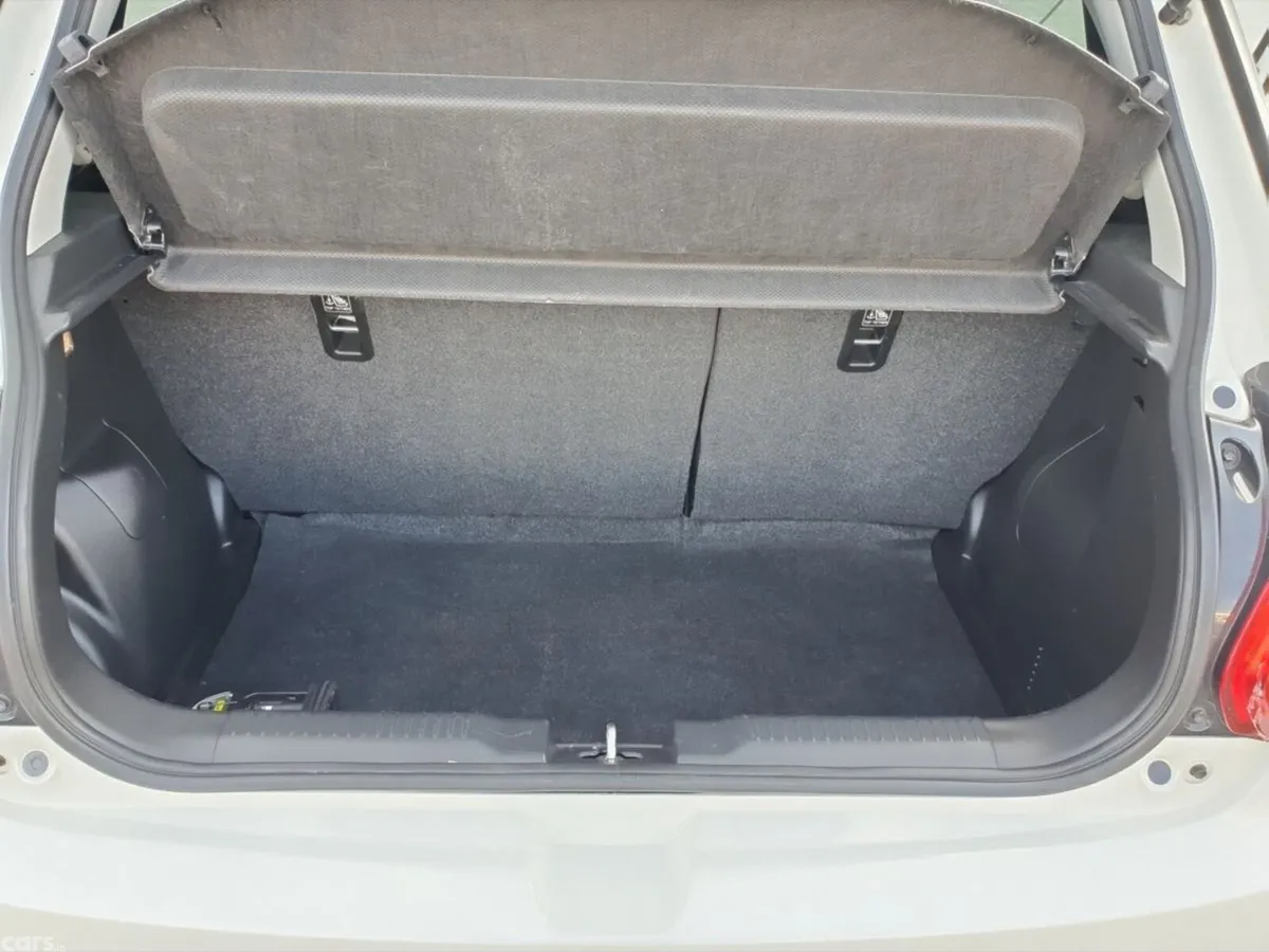 Suzuki Swift Hatchback, Petrol, 2022, White