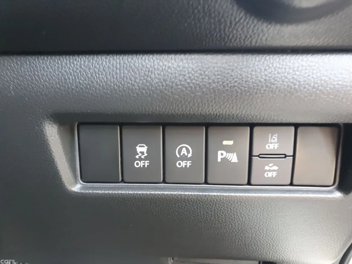 Suzuki Swift Hatchback, Petrol, 2022, White