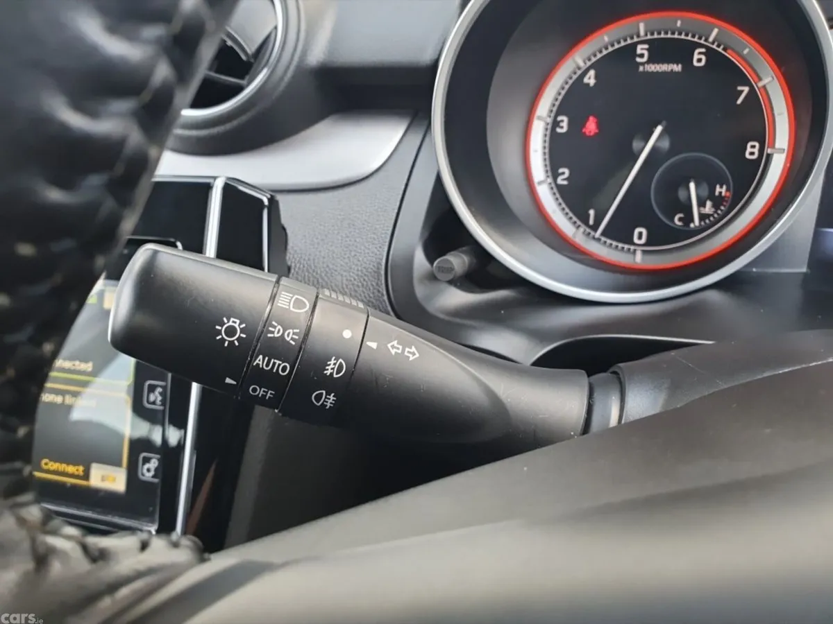 Suzuki Swift Hatchback, Petrol, 2022, White