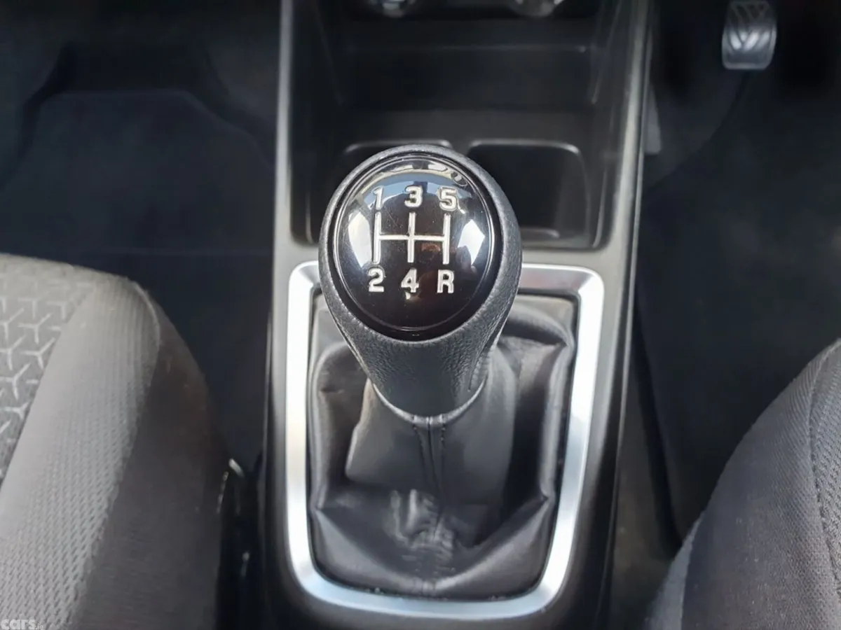 Suzuki Swift Hatchback, Petrol, 2022, White