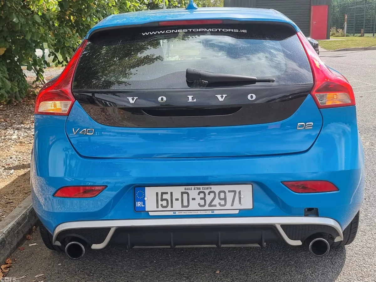 Volvo V40 Hatchback, Diesel, 2015, Blue