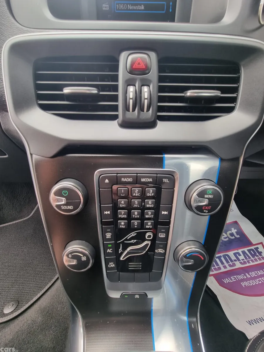Volvo V40 Hatchback, Diesel, 2015, Blue