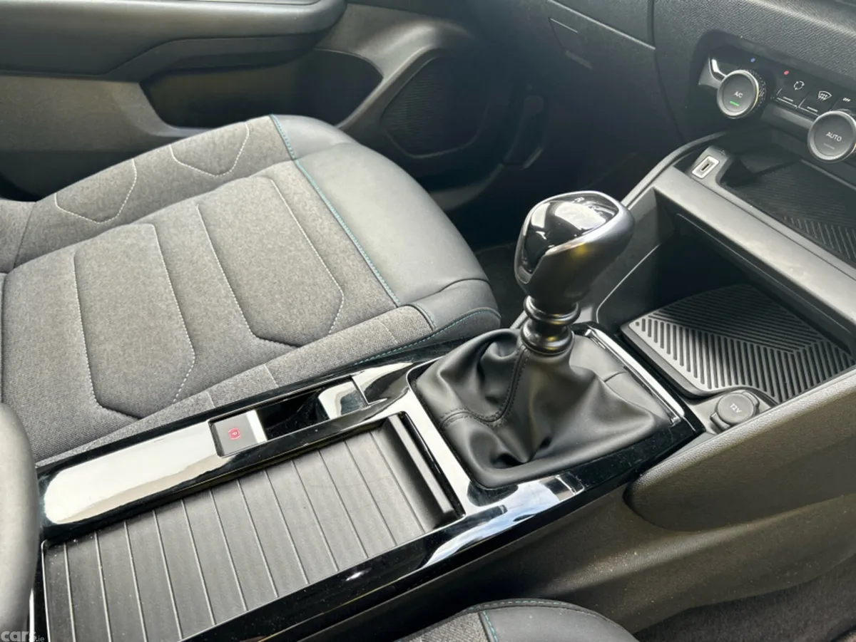 Citroen C4 Hatchback, Petrol, 2024, Grey