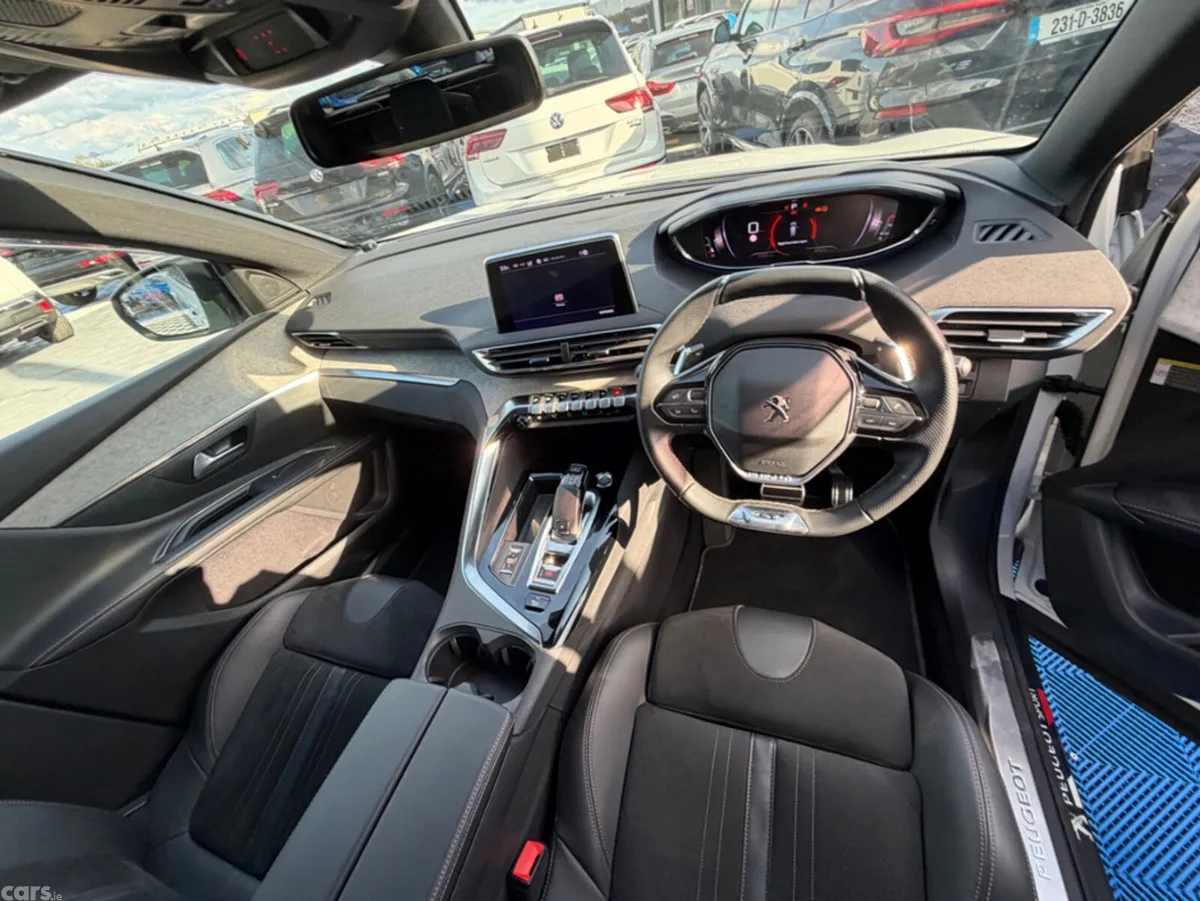 Peugeot 5008 SUV, Diesel, 2021, White