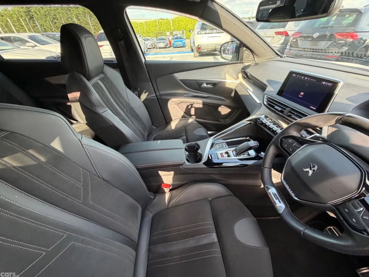 Peugeot 5008 SUV, Diesel, 2021, White