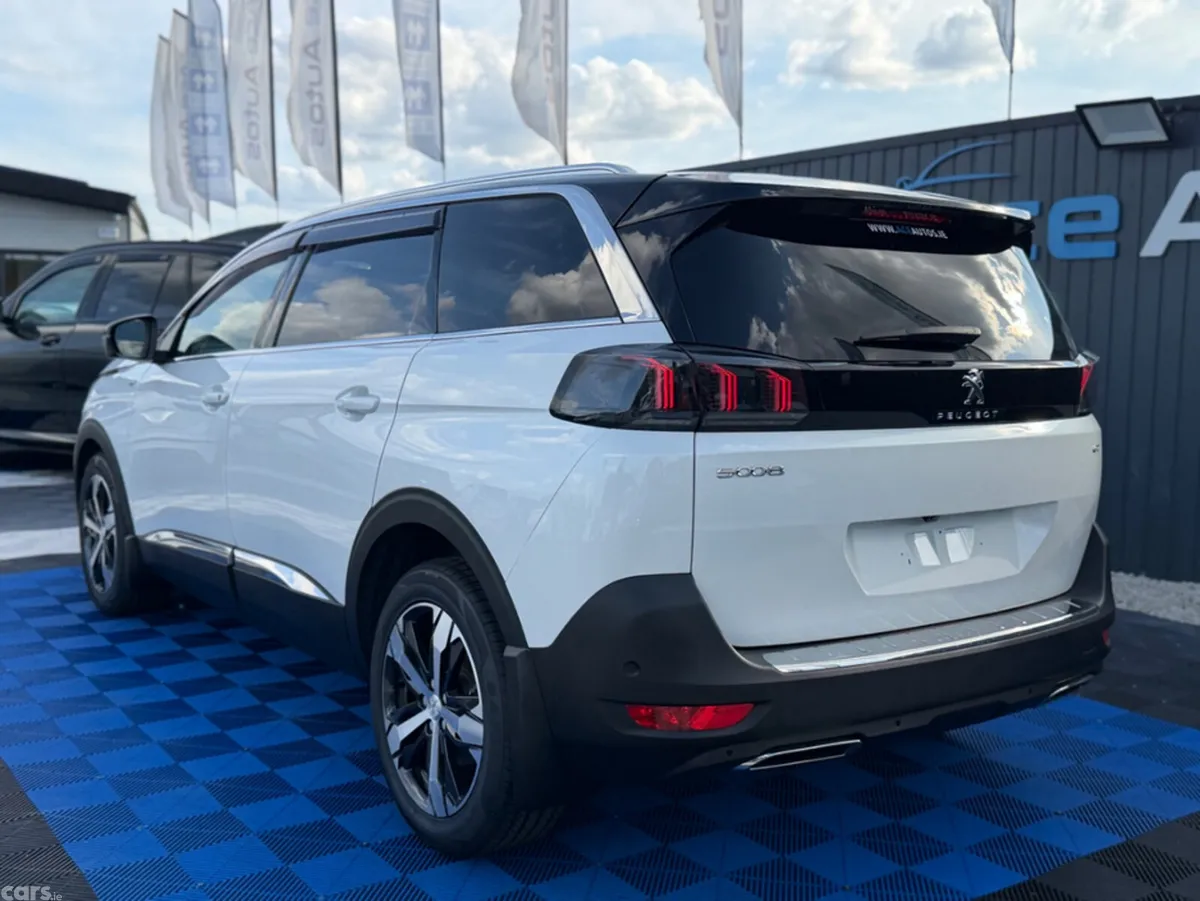 Peugeot 5008 SUV, Diesel, 2021, White