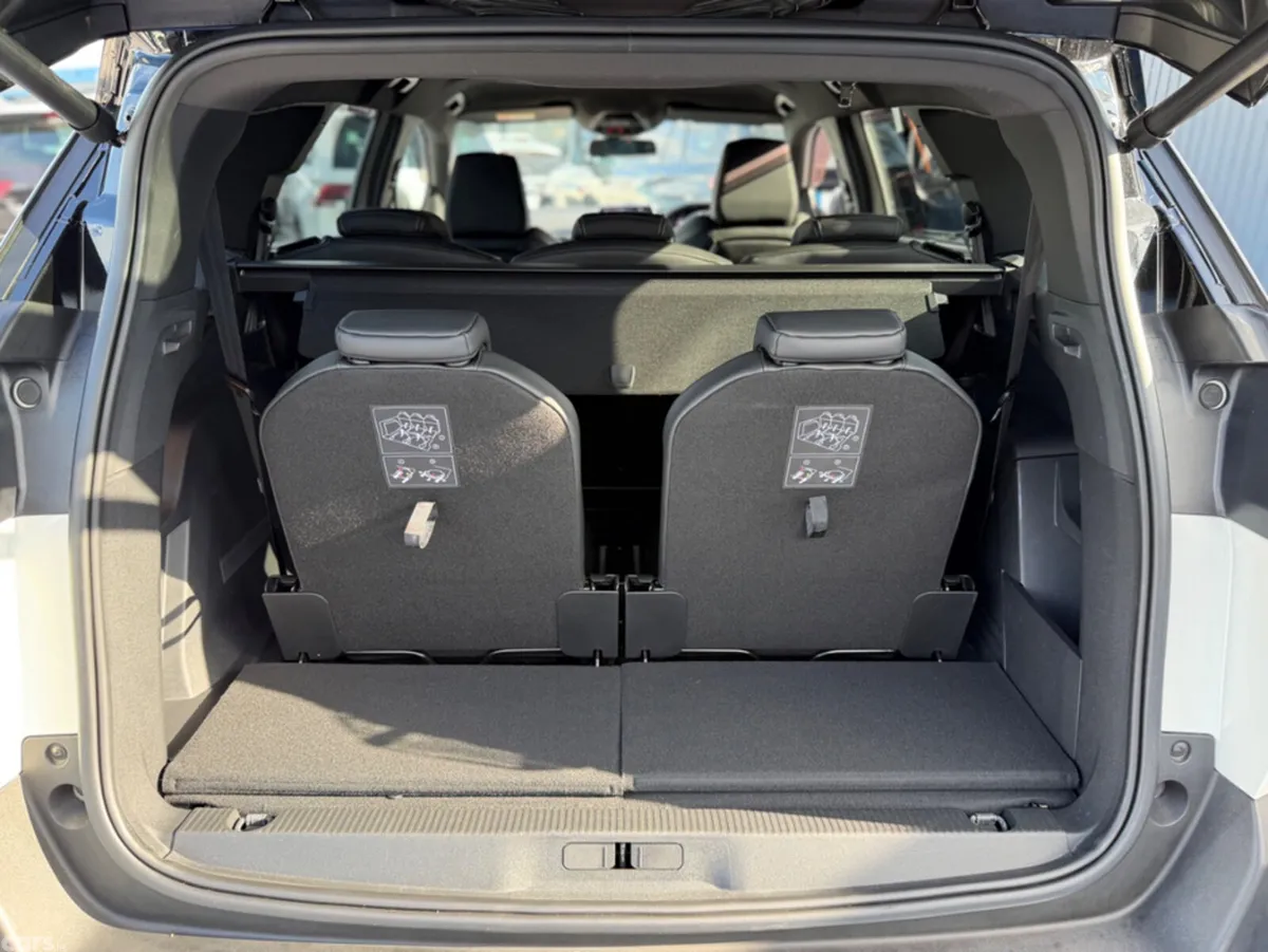 Peugeot 5008 SUV, Diesel, 2021, White