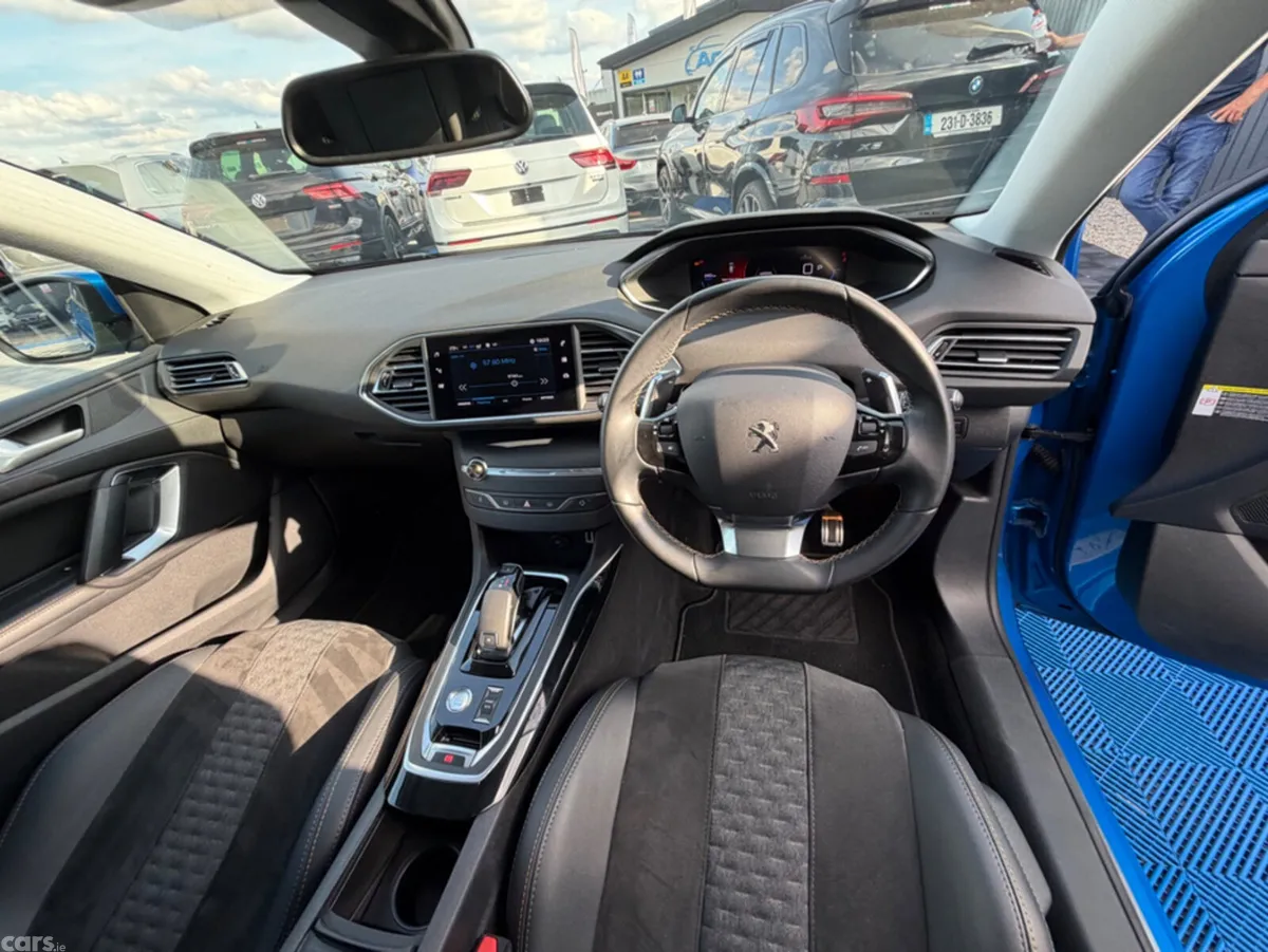 Peugeot 308 Hatchback, Diesel, 2021, Blue