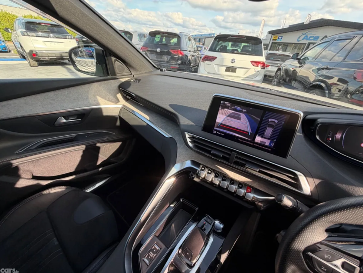 Peugeot 5008 SUV, Diesel, 2021, White
