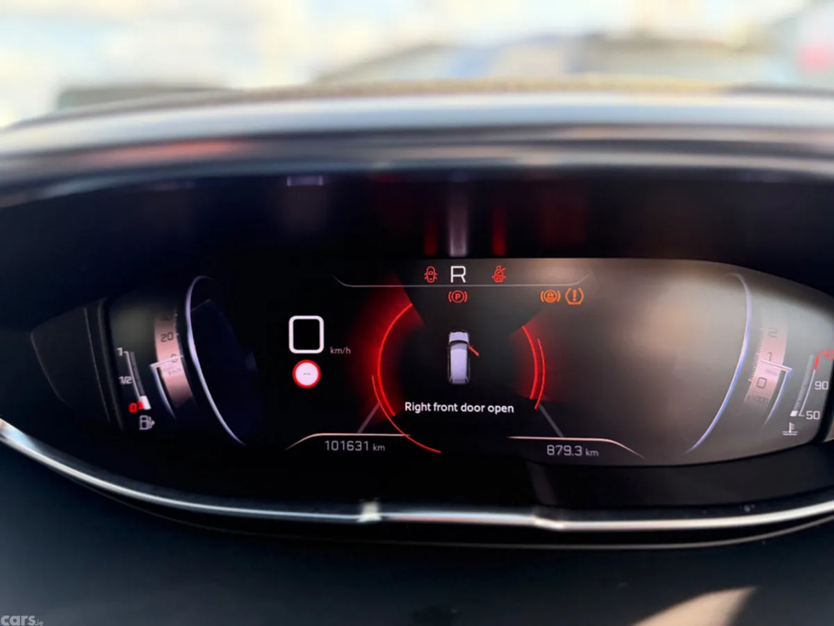 Peugeot 5008 SUV, Diesel, 2021, White