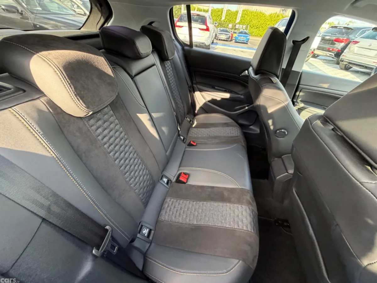 Peugeot 308 Hatchback, Diesel, 2021, Blue
