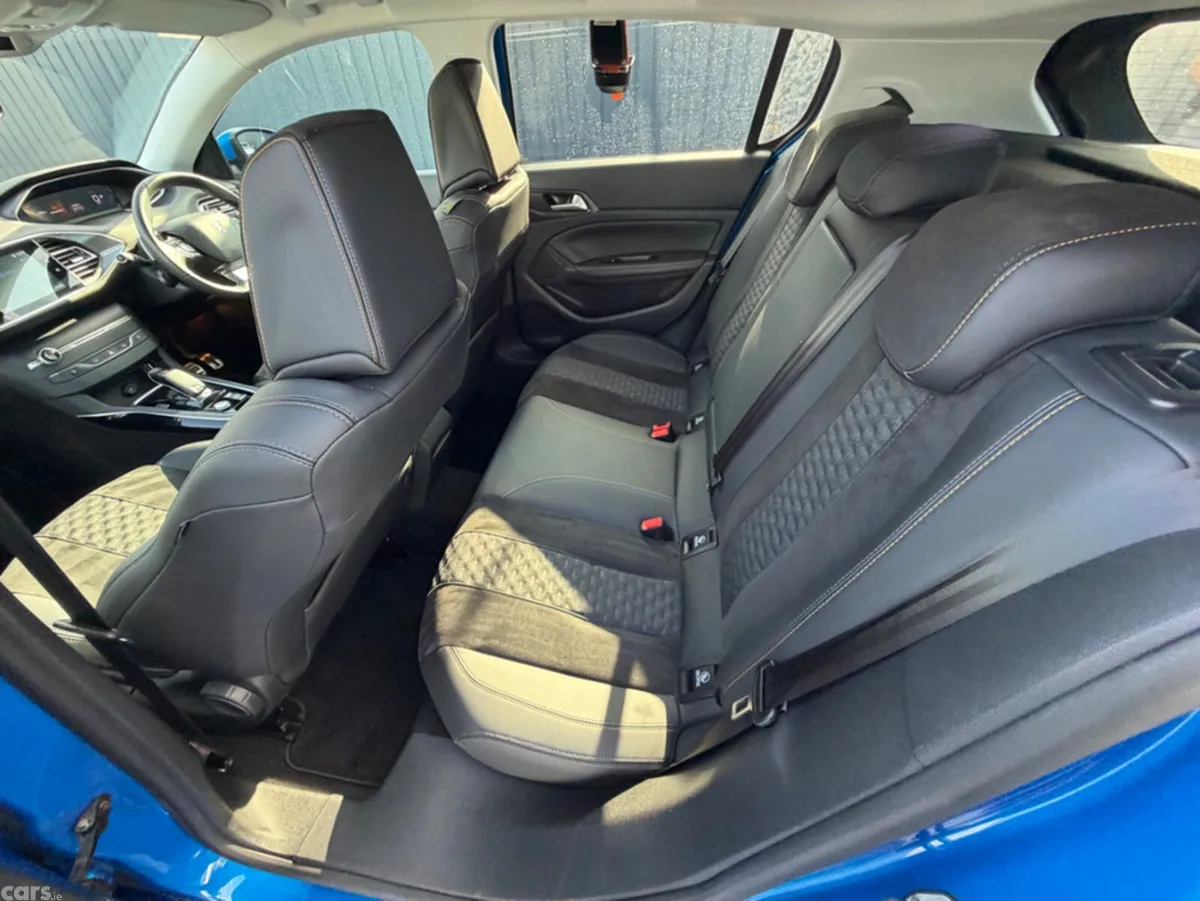 Peugeot 308 Hatchback, Diesel, 2021, Blue