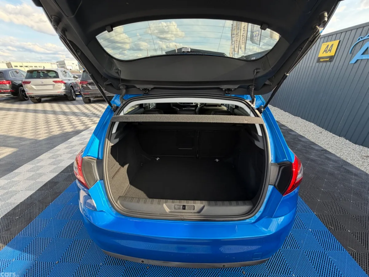 Peugeot 308 Hatchback, Diesel, 2021, Blue