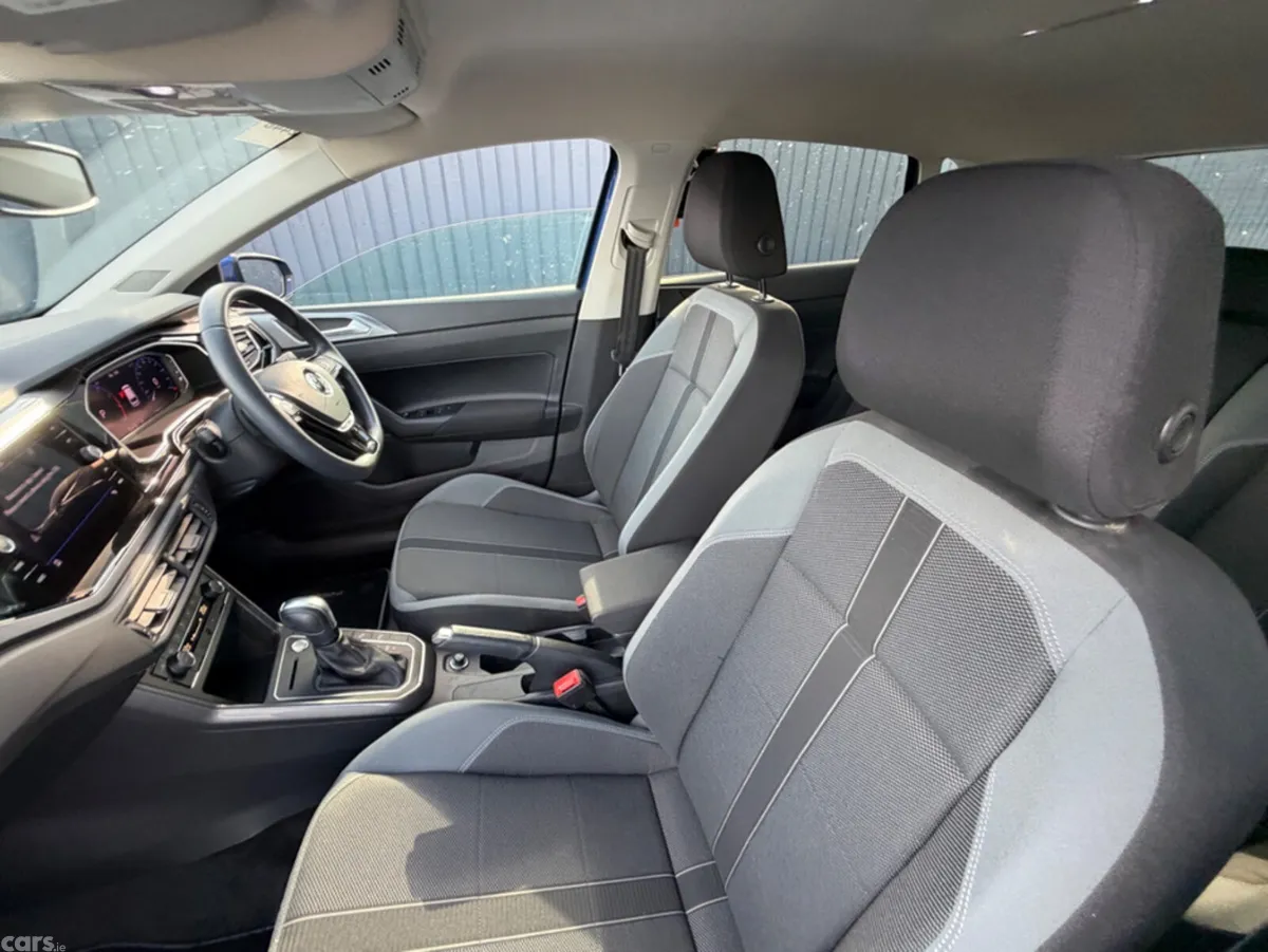 Volkswagen Polo Hatchback, Petrol, 2021, Blue