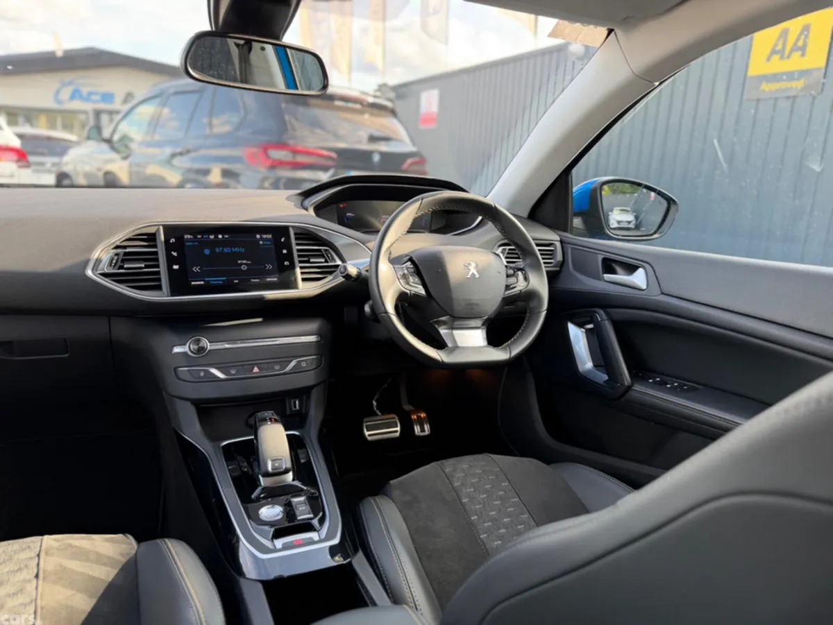 Peugeot 308 Hatchback, Diesel, 2021, Blue