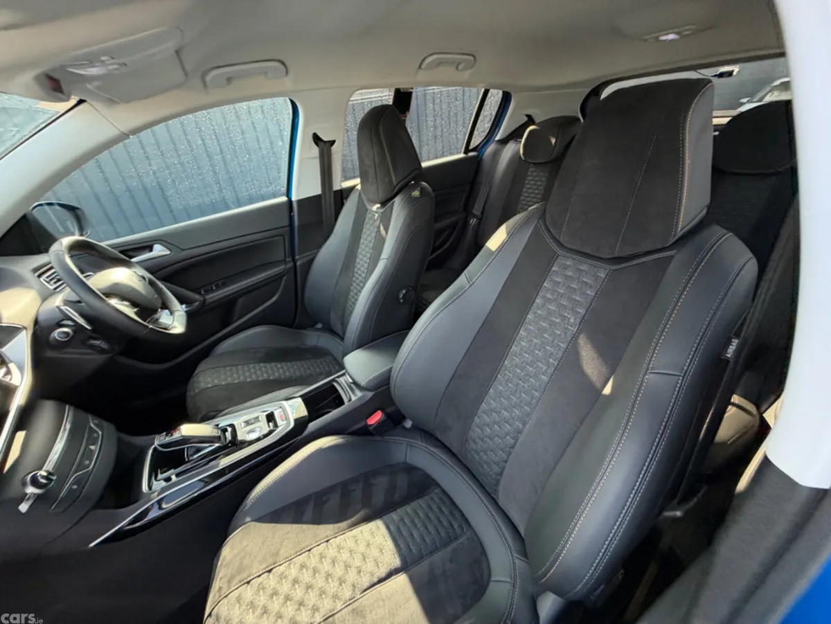 Peugeot 308 Hatchback, Diesel, 2021, Blue