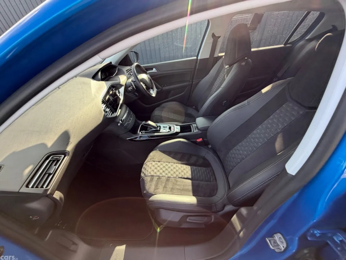 Peugeot 308 Hatchback, Diesel, 2021, Blue