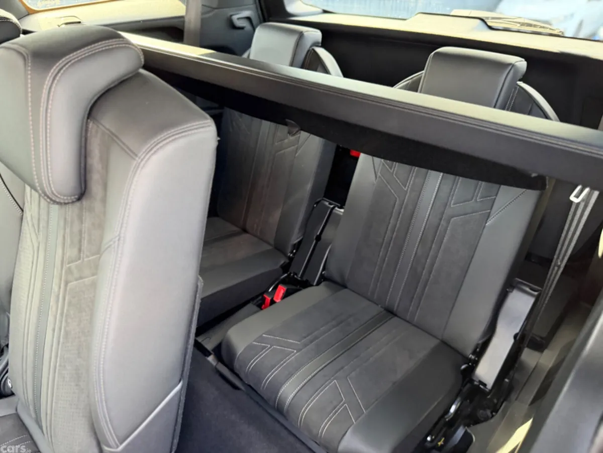 Peugeot 5008 SUV, Diesel, 2021, White