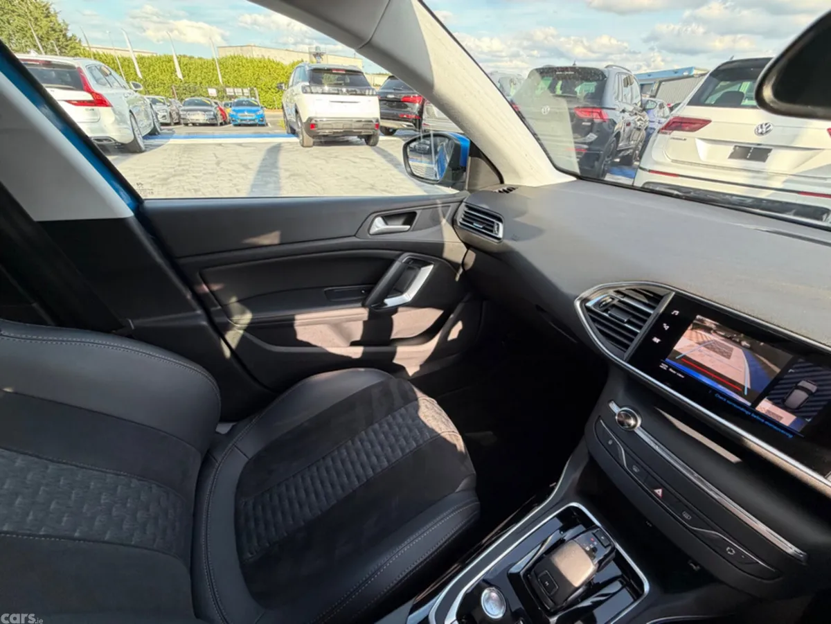 Peugeot 308 Hatchback, Diesel, 2021, Blue