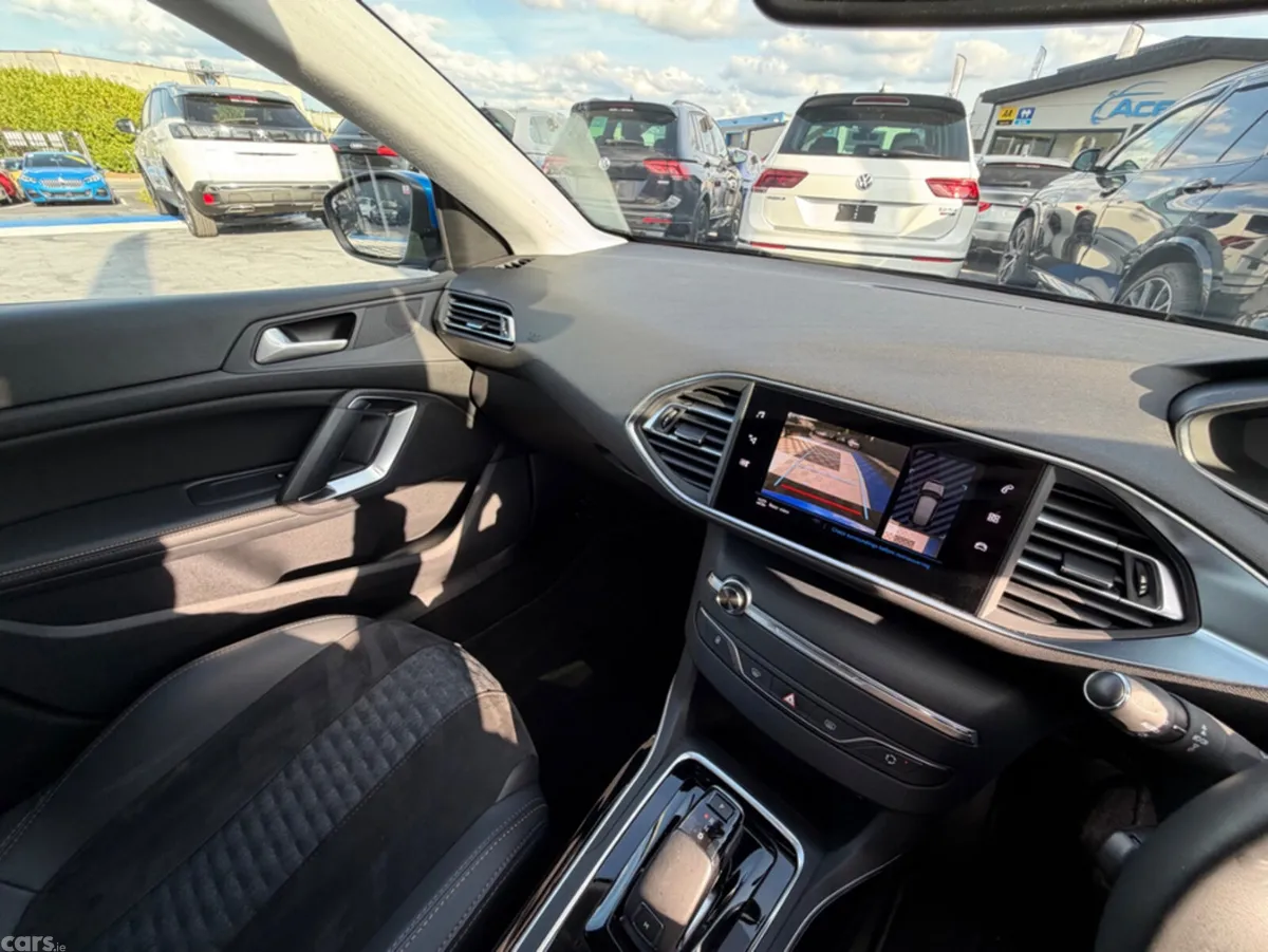 Peugeot 308 Hatchback, Diesel, 2021, Blue