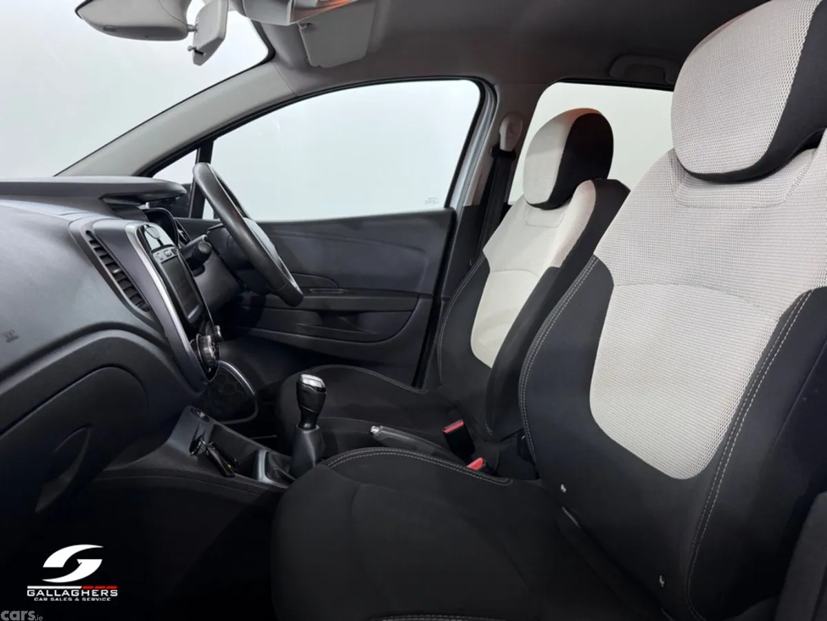 Renault Captur Hatchback, Diesel, 2019, White