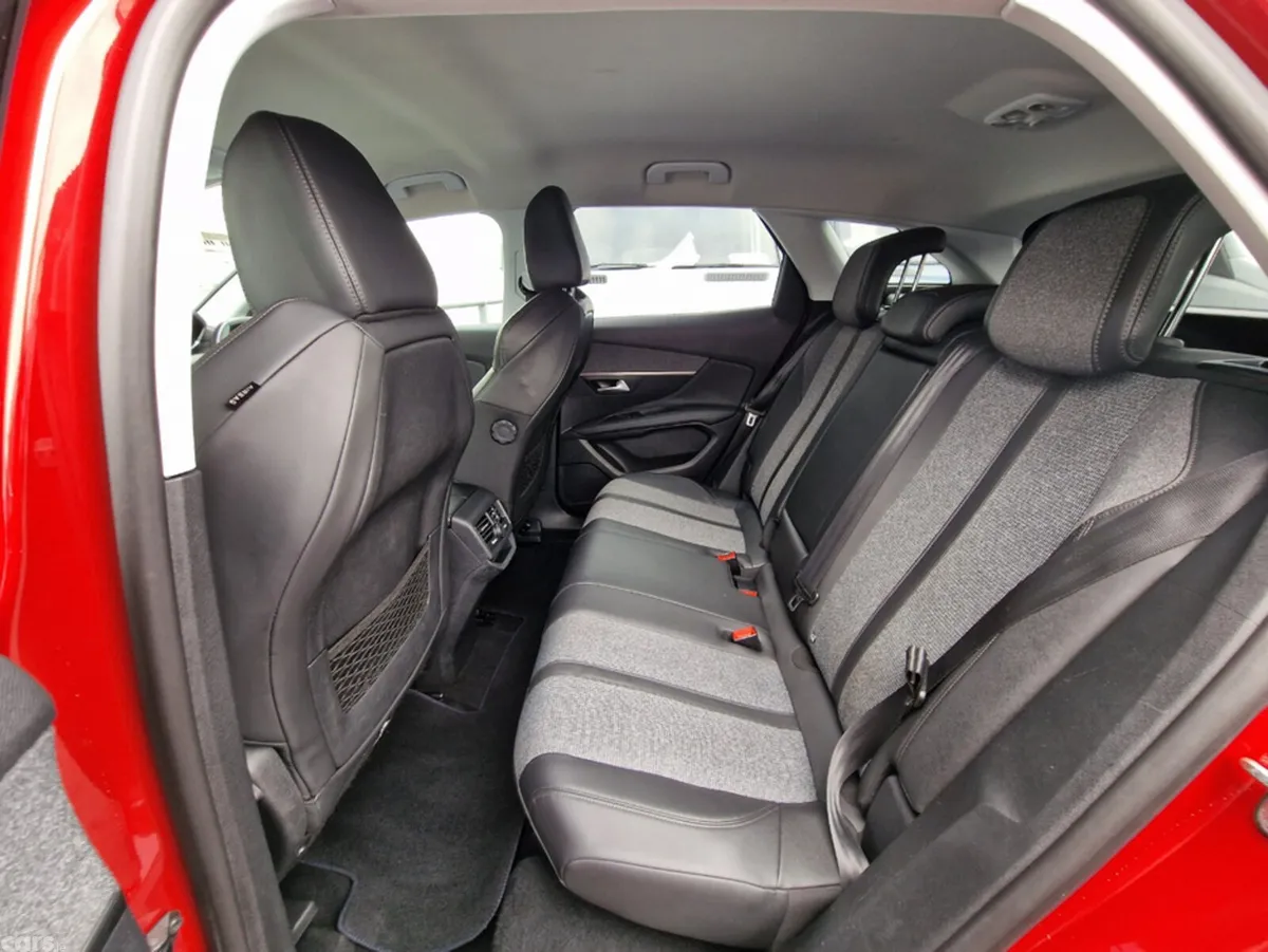 Peugeot 3008 Hatchback, Diesel, 2018, Red