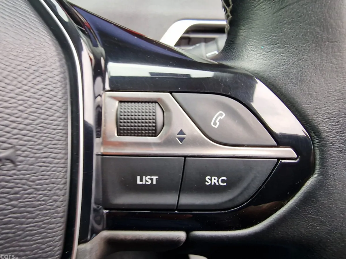 Peugeot 3008 Hatchback, Diesel, 2018, Red