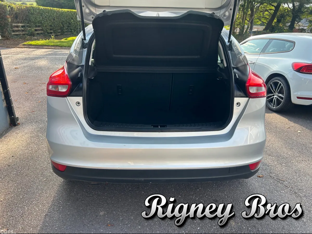 Ford Focus Hatchback, Diesel, 2017, Silver