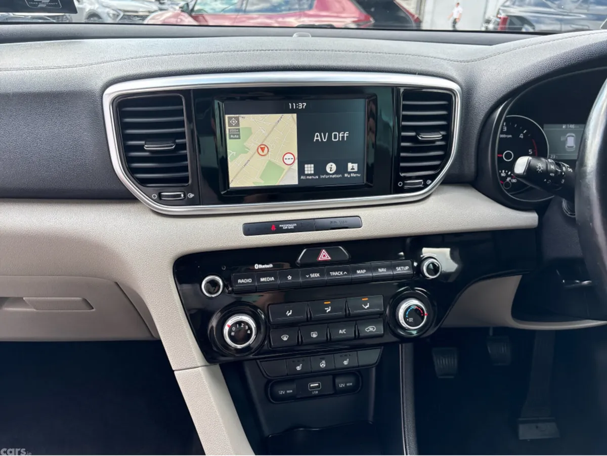 Kia Sportage MPV, Diesel Hybrid, 2020, White