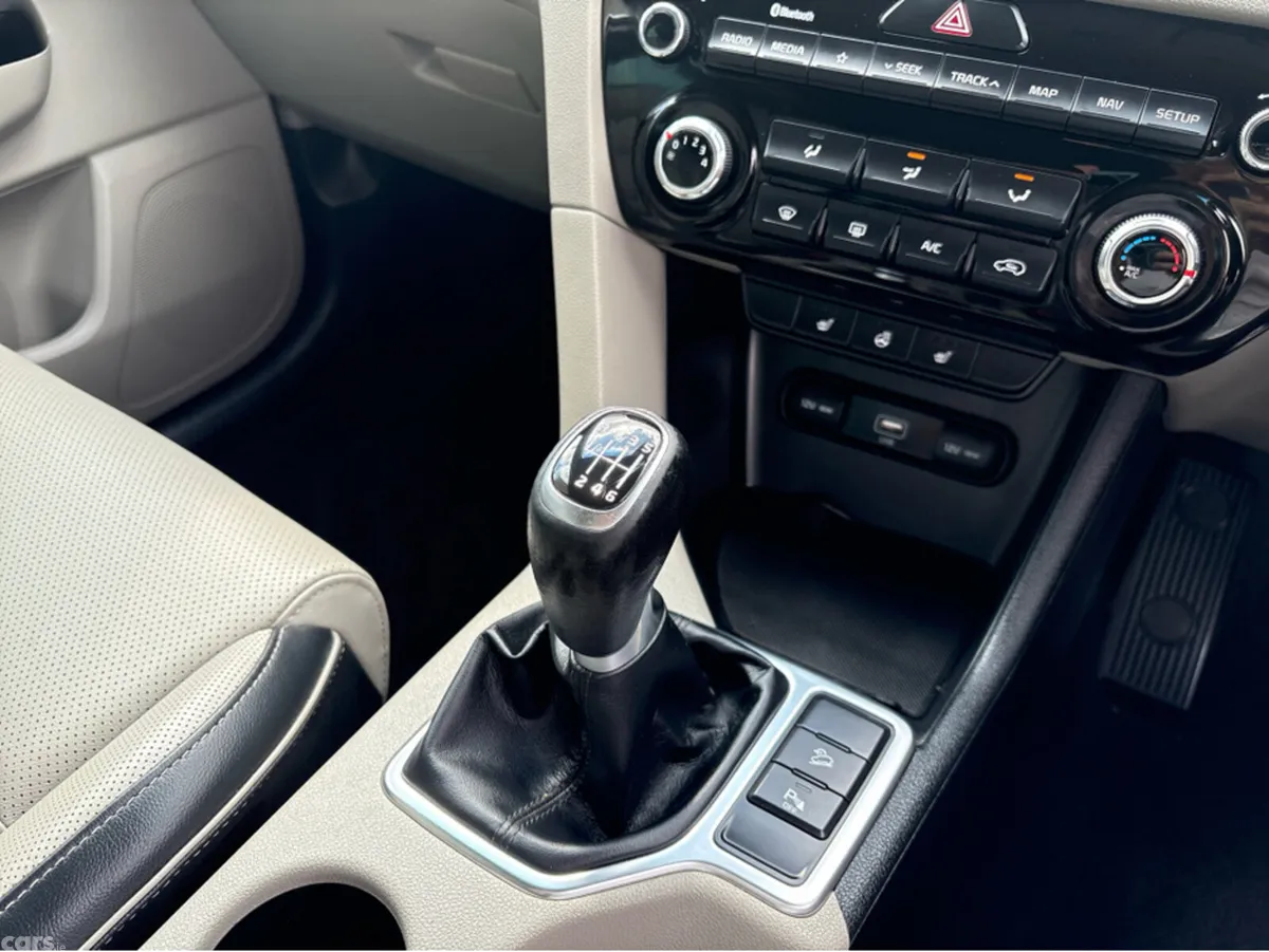 Kia Sportage MPV, Diesel Hybrid, 2020, White