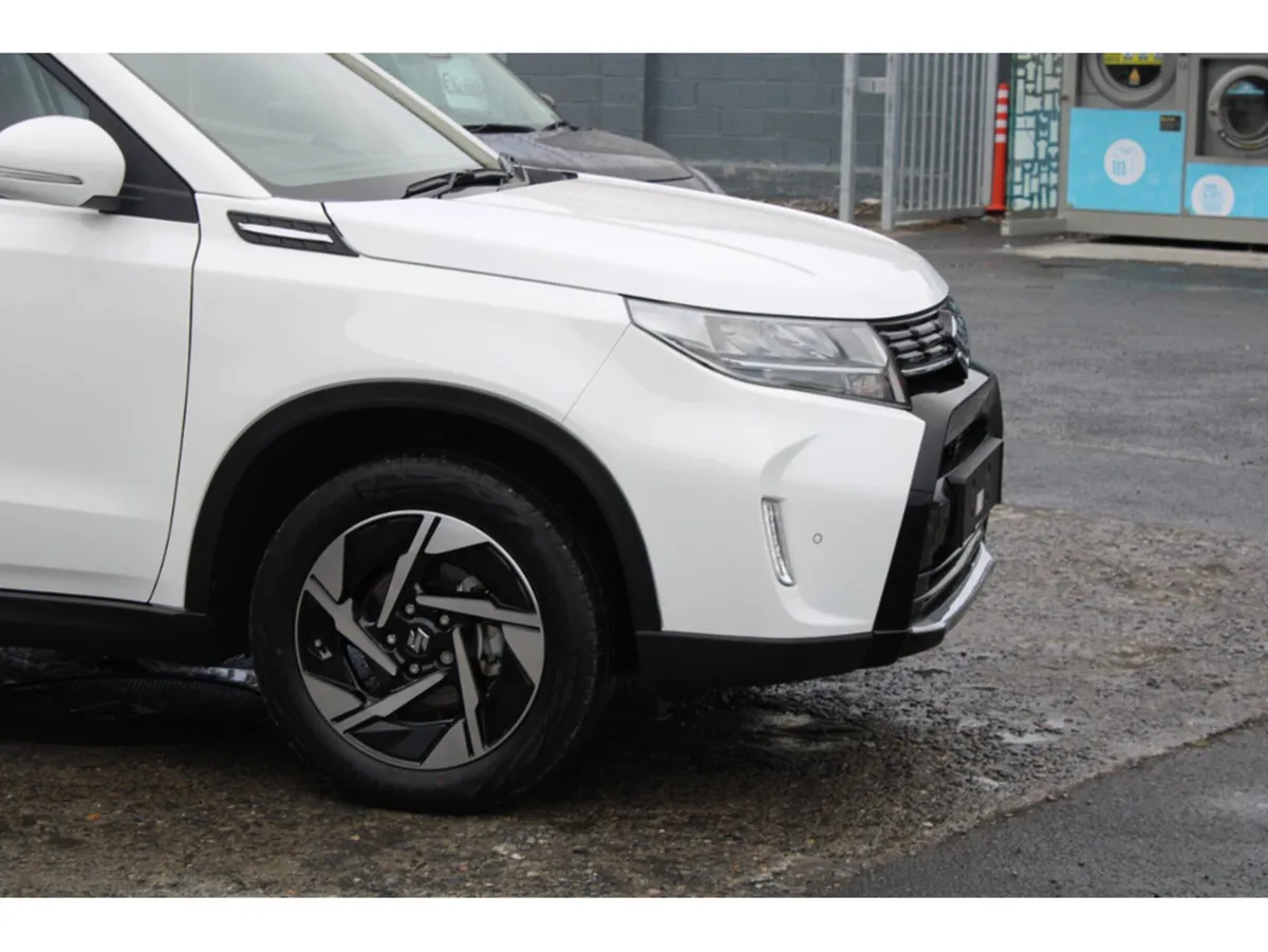 Suzuki Vitara SUV, Petrol Hybrid, 2027, White