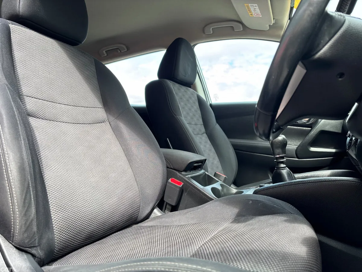 Nissan Qashqai Hatchback, Petrol, 2015, Silver