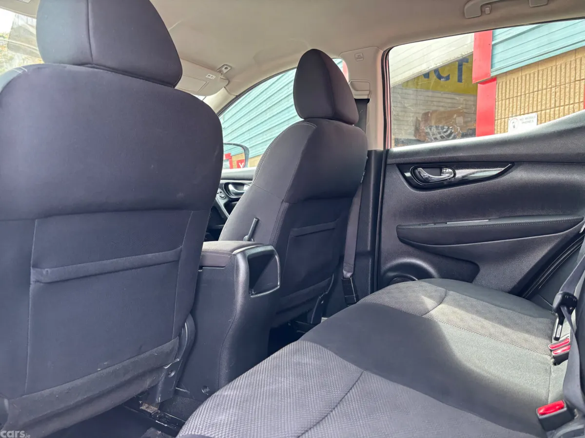 Nissan Qashqai Hatchback, Petrol, 2015, Silver