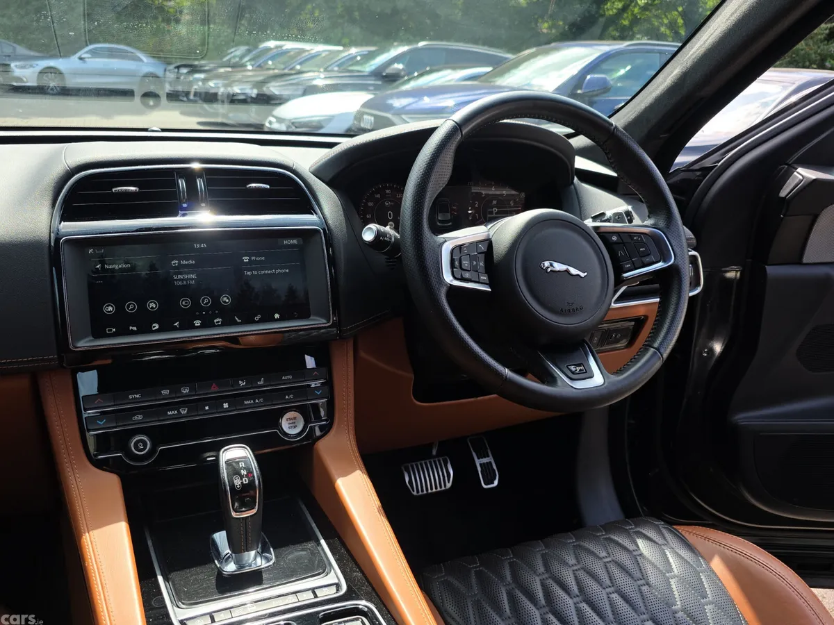 Jaguar F-Pace SUV, Petrol, 2019, Black