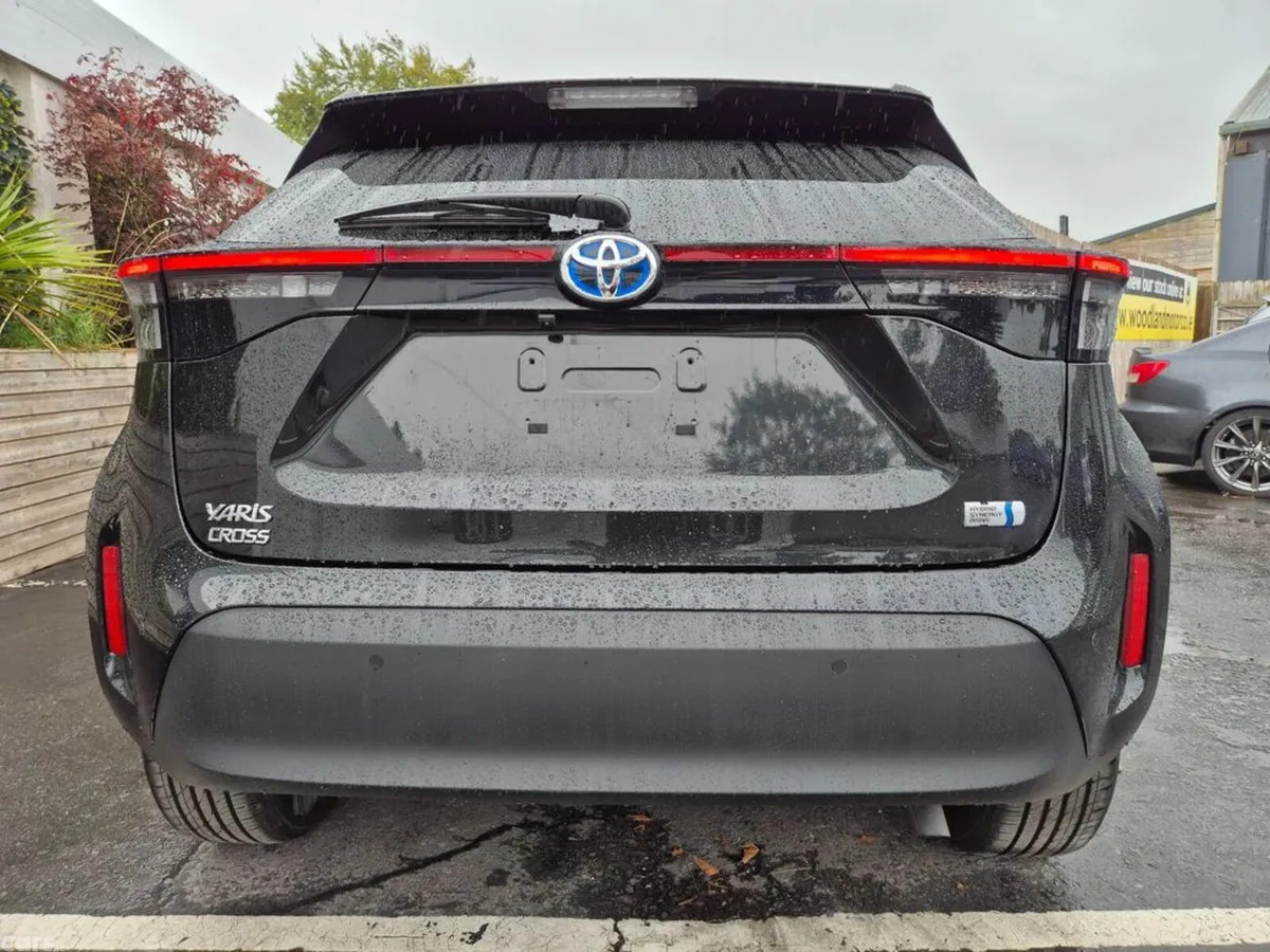 Toyota Yaris Cross SUV, Petrol Hybrid, 2021, Black