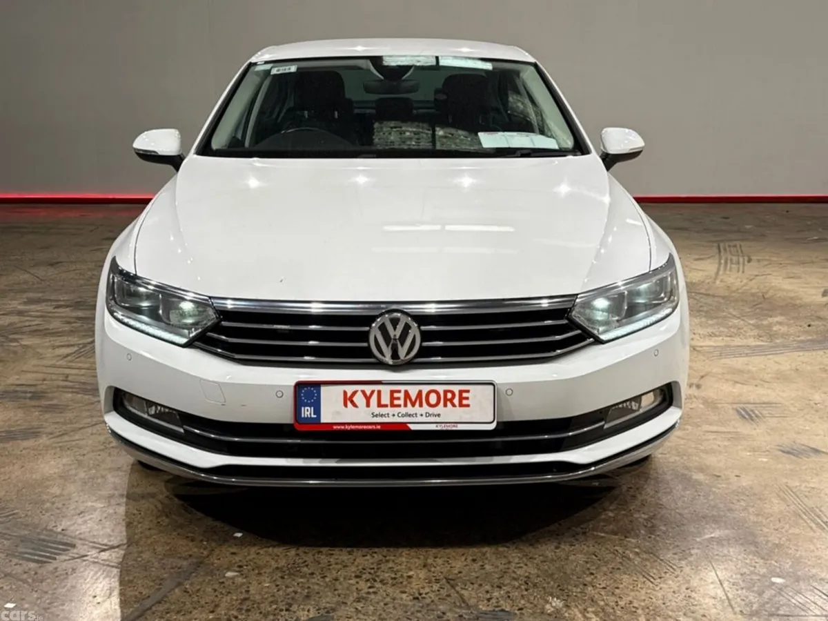 Volkswagen Passat Saloon, Petrol, 2018, White