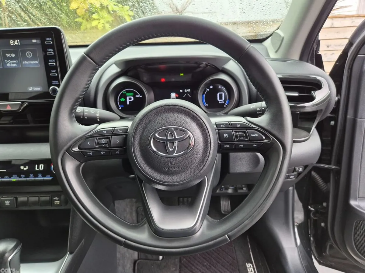 Toyota Yaris Cross SUV, Petrol Hybrid, 2021, Black